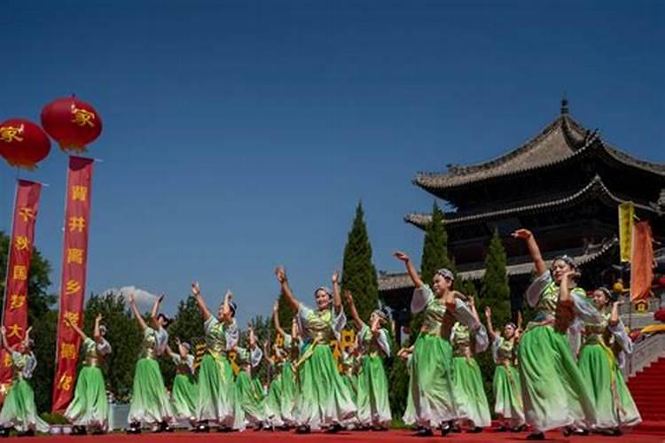 大理中元节祭祖