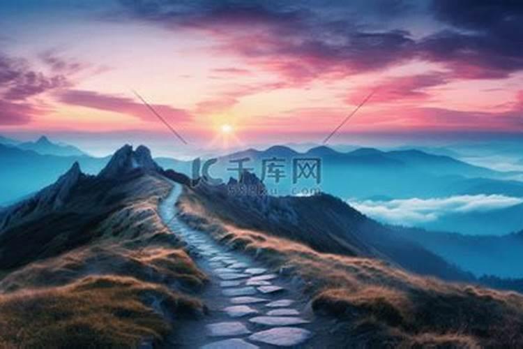 梦见两条通向山顶的路