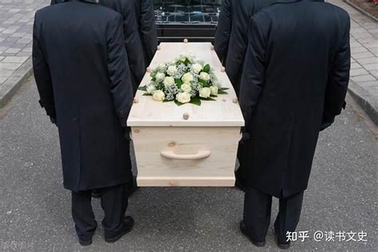 梦见死去的爸爸的棺材和棺材