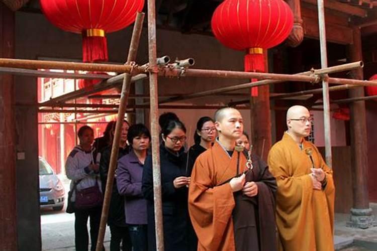 清明节祭拜先烈用什么鲜花比较好