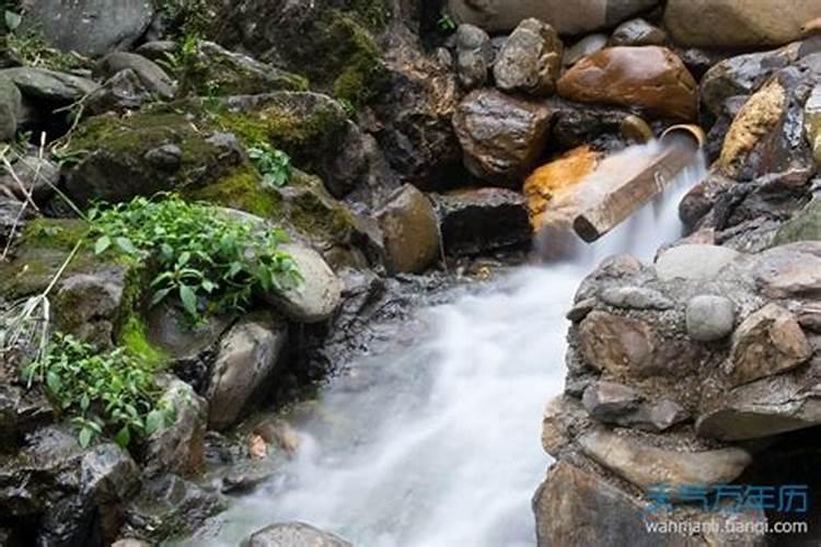 梦见小河沟流水