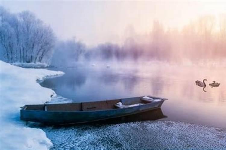 女人梦见雪景