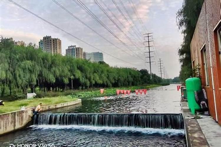 梦见拦水坝破了水流出去了