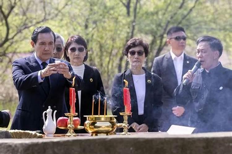 梦见全家一起去祭祖