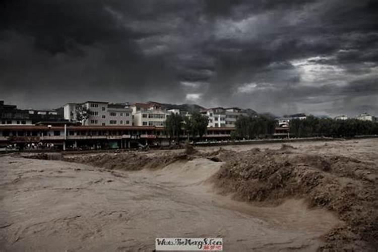 梦见大雨过后发大水好吗