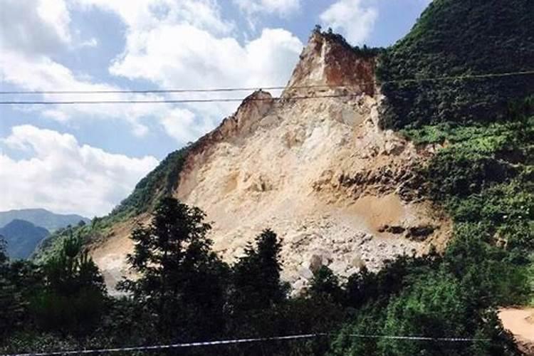 梦到山体崩塌地裂什么意思