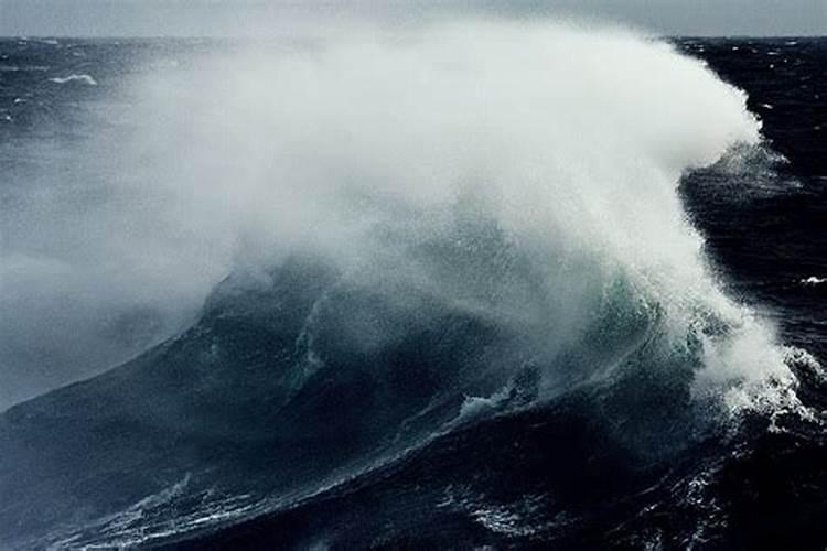 梦到海上大风浪