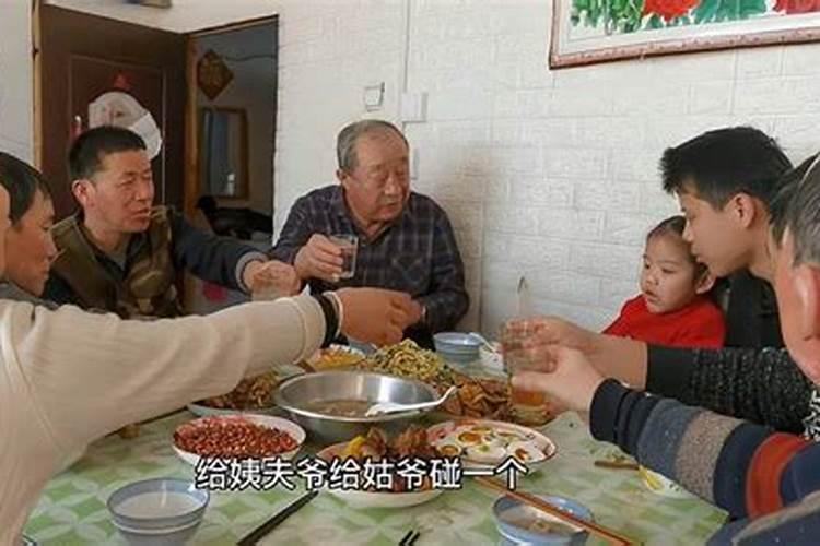 东北鬼节祭拜亲人