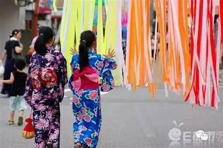 梦见很多陌生的人来家里吃饭什么意思