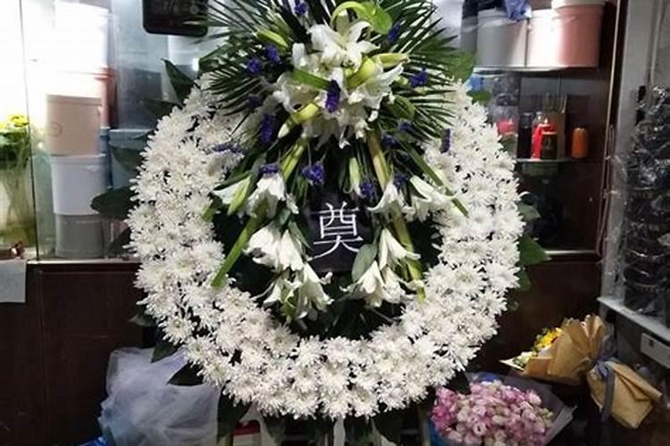 给死去的亲人祭祀